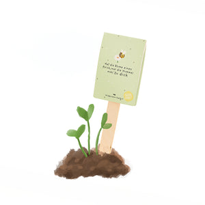 Ilustración de plantas jóvenes en el suelo con un cartel que muestra un dicho y un abejorro.