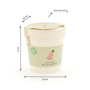 Taza con etiqueta verde, cerdito y trébol, dimensiones 11 cm de alto, 10 cm de diámetro, peso 60 g.