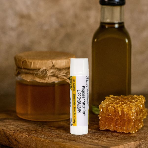 Bálsamo labial de propóleo “naturaleza pura”
