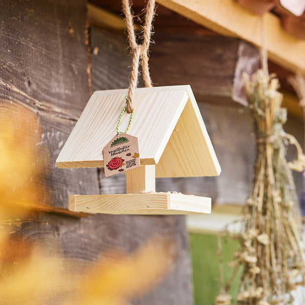 Comedero para pájaros pequeño y sencillo